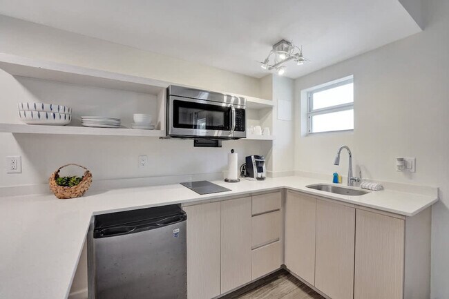 Building Photo - 3020 Seville St