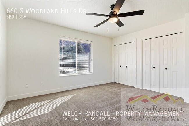 Building Photo - Spacious Single-Family Home in Woodland Hills