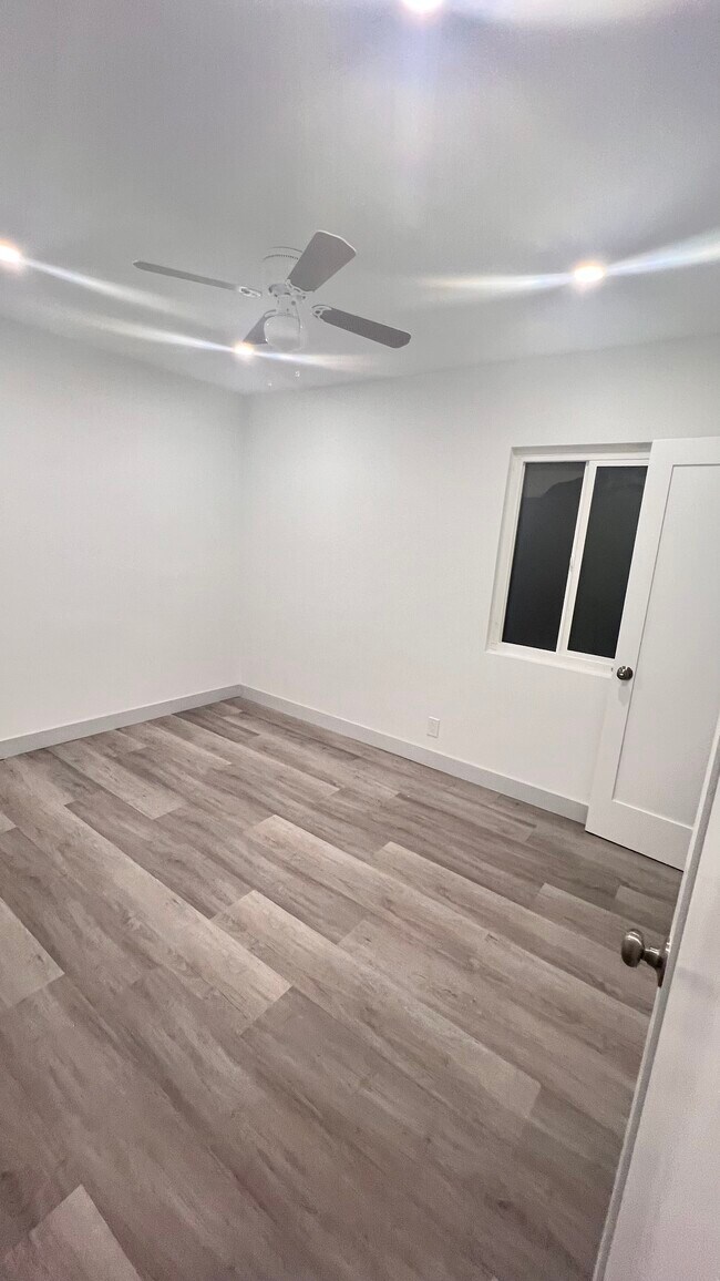 Building Photo - 14008 Filmore St