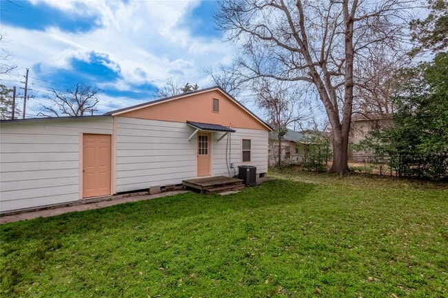 Building Photo - 1306 22nd St