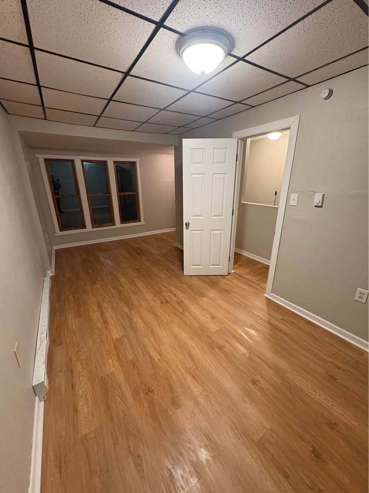 bedroom1 - 609 W Race St