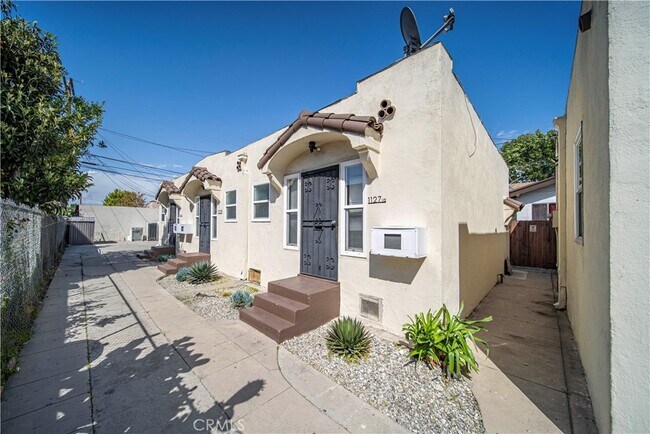 Building Photo - 1127 E 67th St