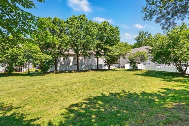 Building Photo - 7420 Abigail Glen Dr