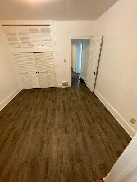 Master Bedroom - 1019 Romayne Ave