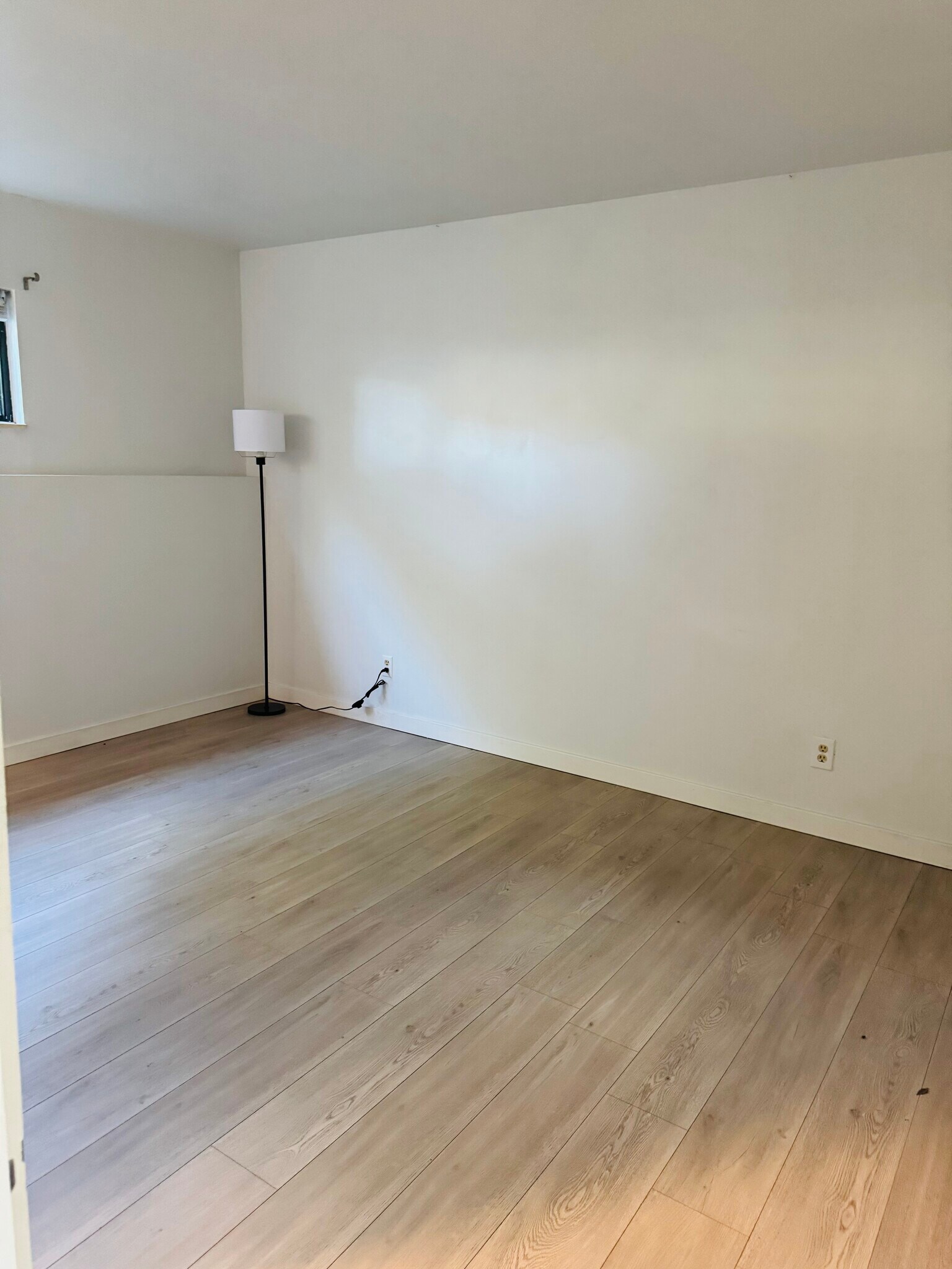 Building Photo - 2127 Melrose Dr