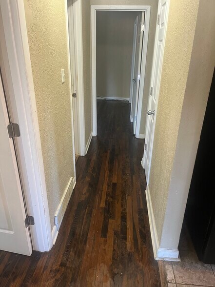 Building Photo - 6615 W Keefe Avenue Pky