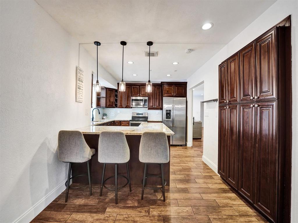 Building Photo - 4960 SW 89th Ave