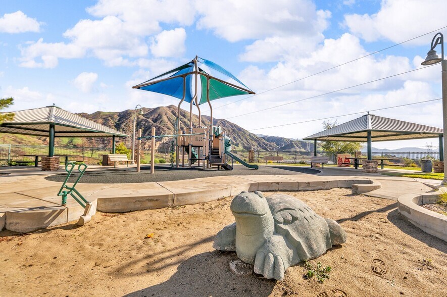 Building Photo - 16710 Nicklaus Dr