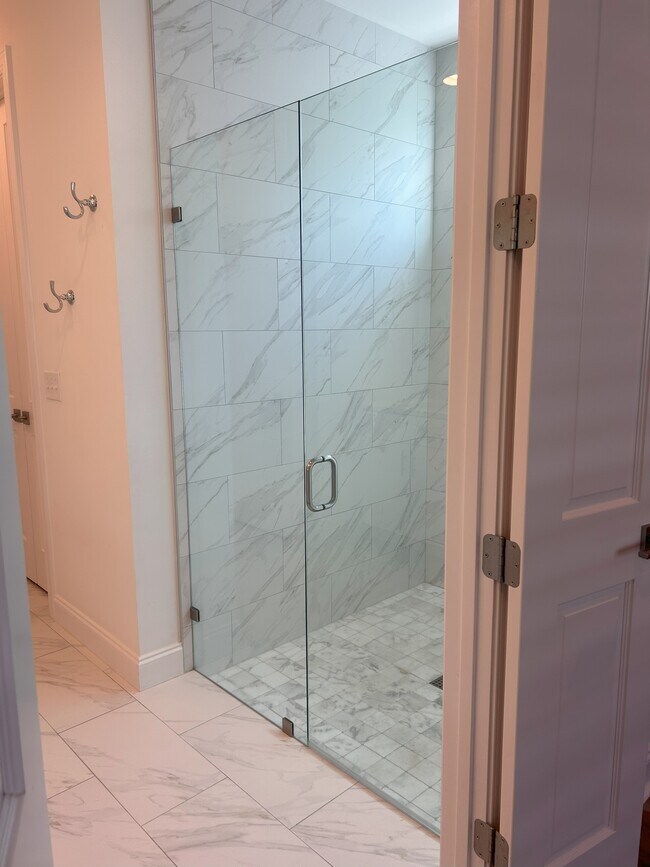 Building Photo - 14 Conifer Ct