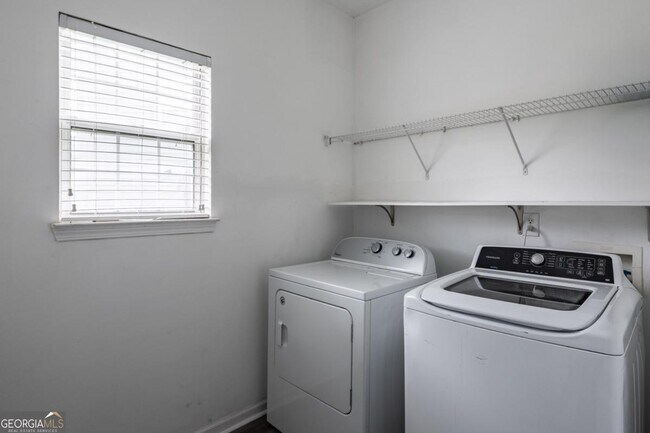 Building Photo - 7702 Parkside Dr