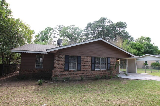 Building Photo - Lease Takeover Opportunity Available! 3 be...