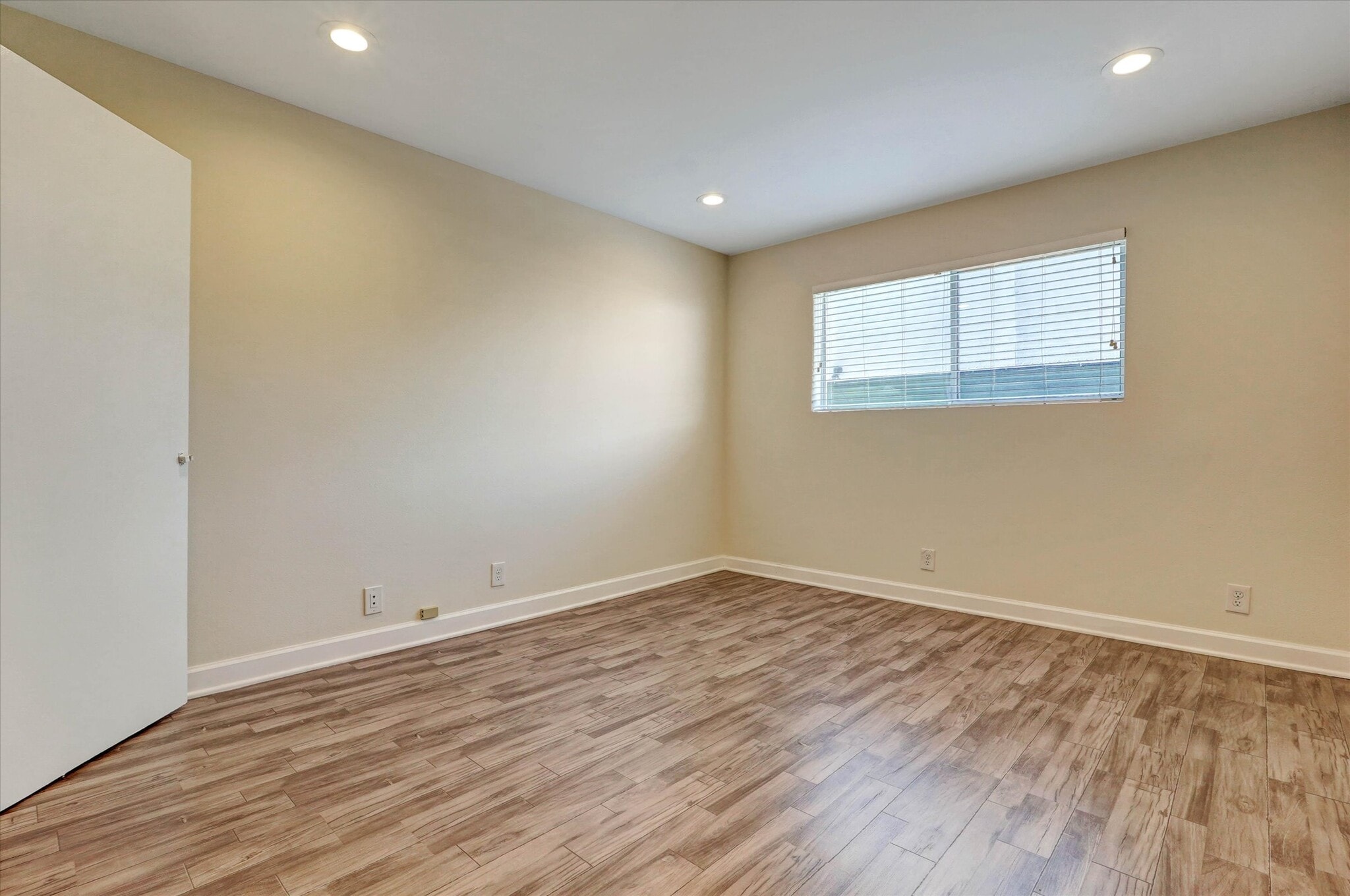 2nd bedroom - 4637 Willis Ave