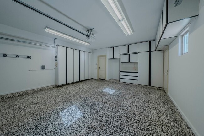 Building Photo - 525 15th St