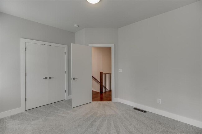 Building Photo - 721 Taylor Ct