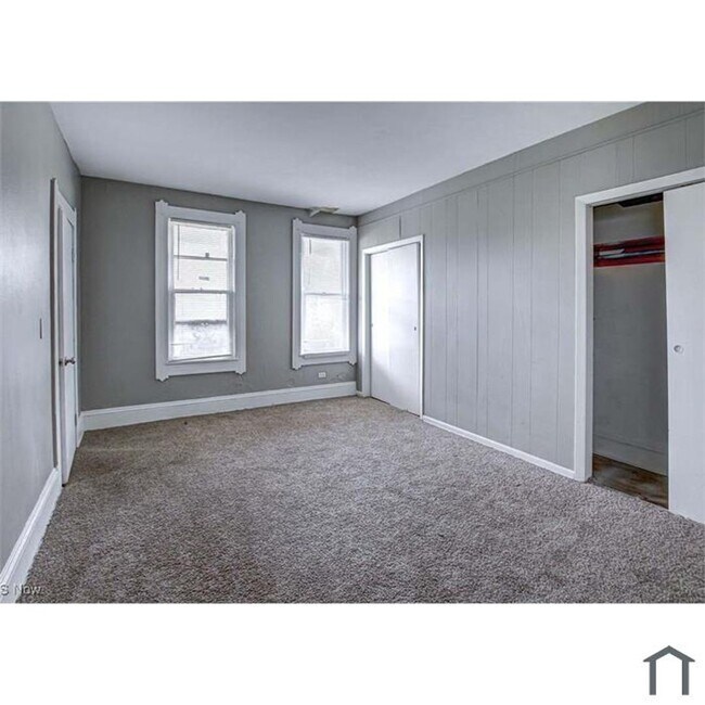 Building Photo - 5806 Bonna Ave