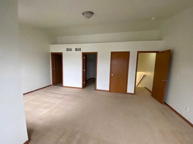 Building Photo - 659 Southtowne Dr