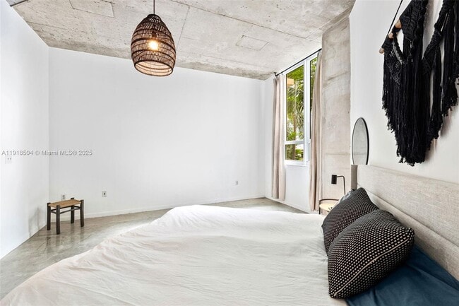 Building Photo - 2001 Biscayne Blvd