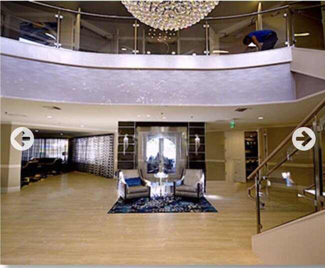 Building Photo - 5475 Verona Dr