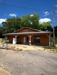 Building Photo - 2bd/1ba SPACIOUS CONVERTED LENOX GENERAL STORE