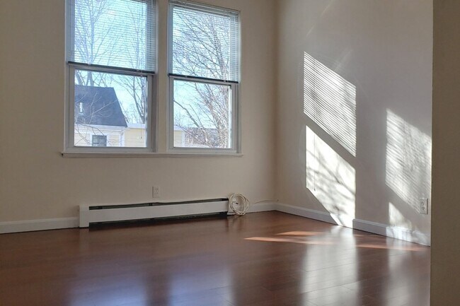 Building Photo - 65 Brookline St
