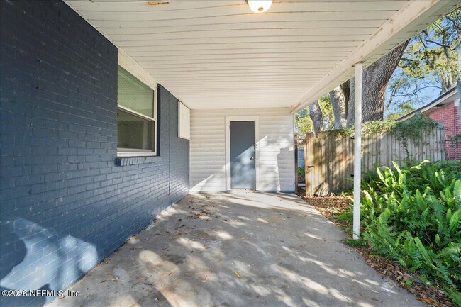 Building Photo - 5395 Poppy Dr