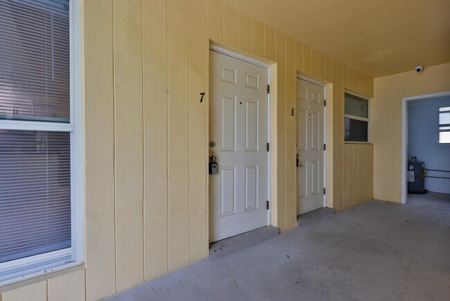 Building Photo - 391 SE 19th Ave