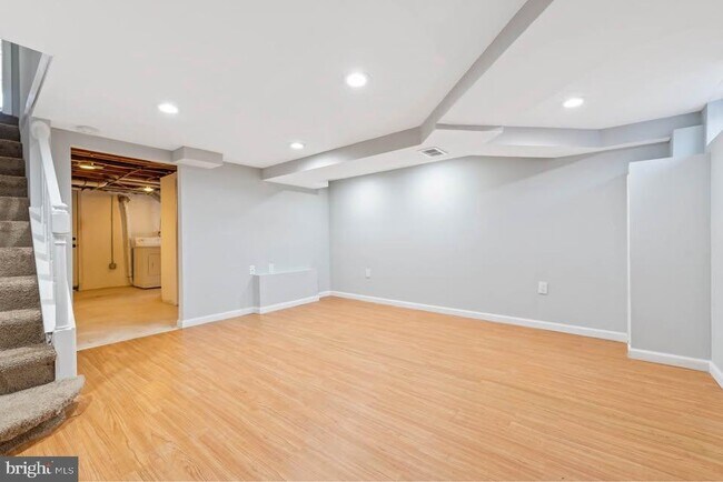Building Photo - 114 Riverthorn Rd