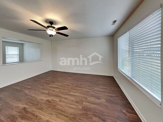 Building Photo - 1178 Edgewater Way