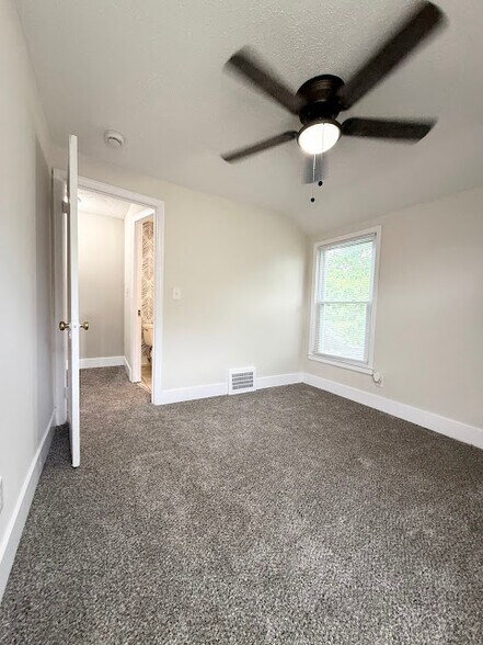 Building Photo - 14218 Tuckahoe Ave