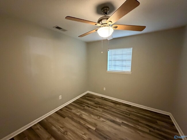 Building Photo - 1087 Seminary St