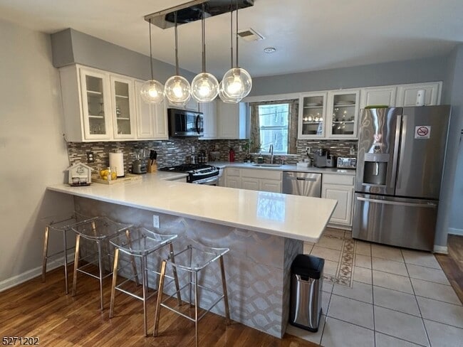 Building Photo - 29 Madonna Pl