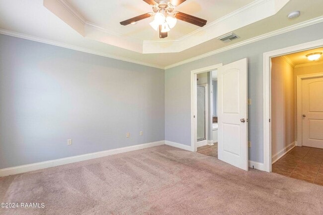 Building Photo - 3 bedroom, 2 bath home