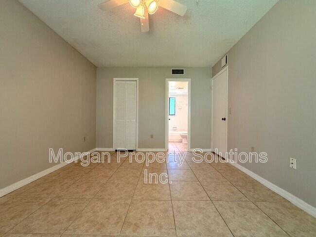 Building Photo - 3284 S Semoran Blvd