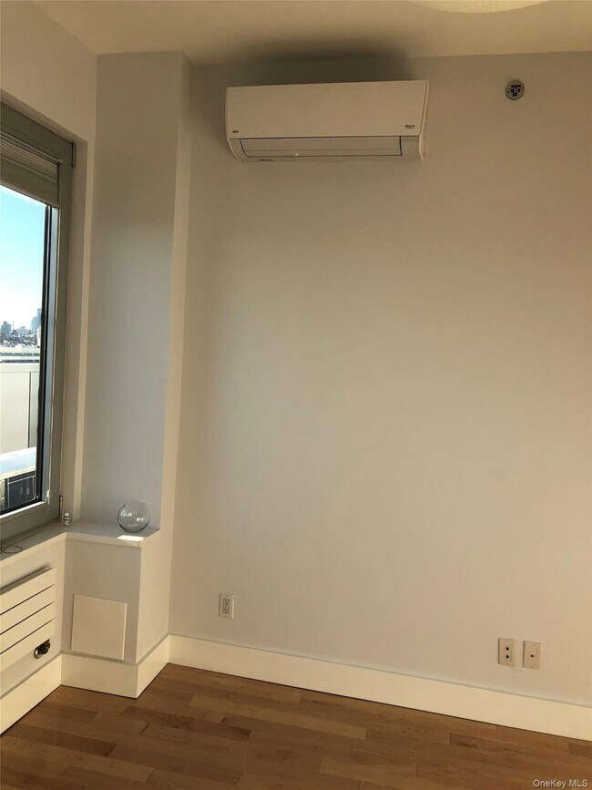 Building Photo - 10-46 Jackson Ave