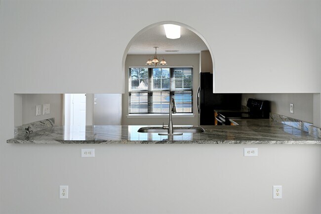 Building Photo - 8256 Tartan Ln