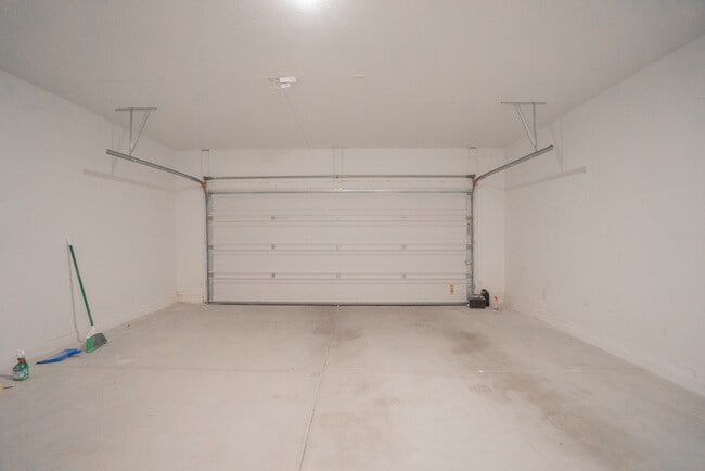 Building Photo - 46870 W Cansados Rd