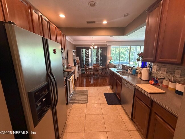 Building Photo - 11175 Castlemain Cir W
