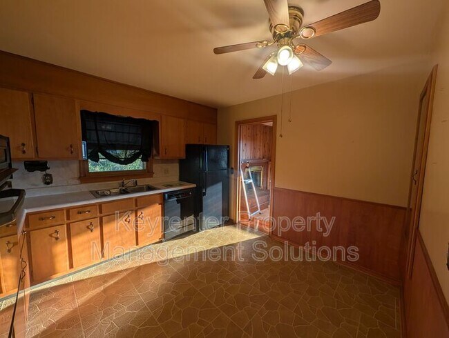 Building Photo - 700 Shenandoah Ave