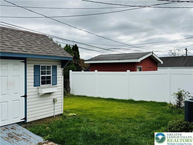 Building Photo - 1522 Elayne St