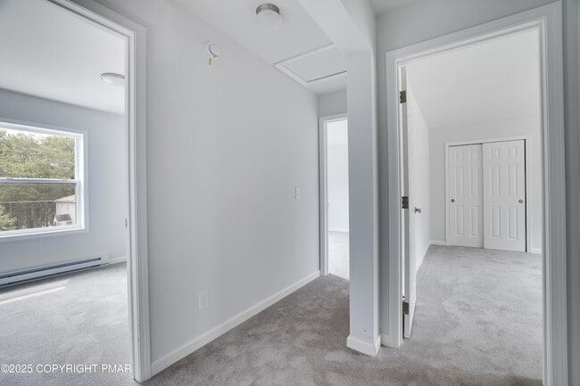 Building Photo - 458 Country Pl Dr