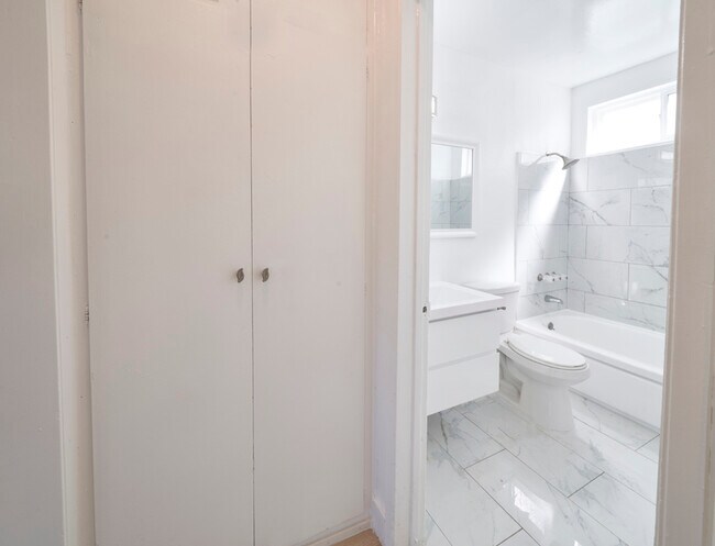 Building Photo - 5222-5226 Lexington Ave