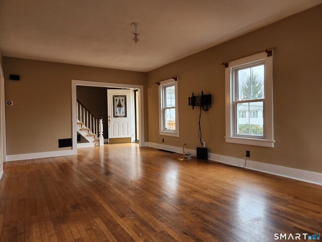 Building Photo - 10 Washington Ave