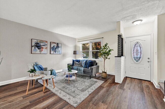 Building Photo - 104 Westowne Rd