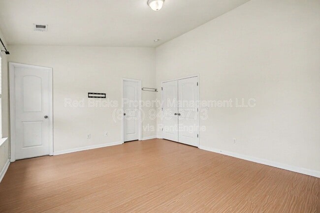 Building Photo - 10420 Benfield Rd