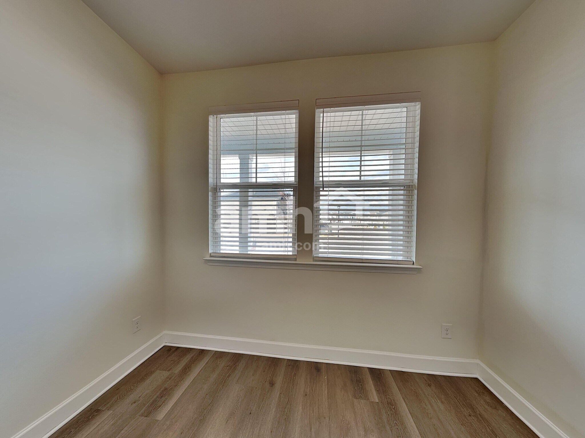 Building Photo - 5702 Lakemont Dr