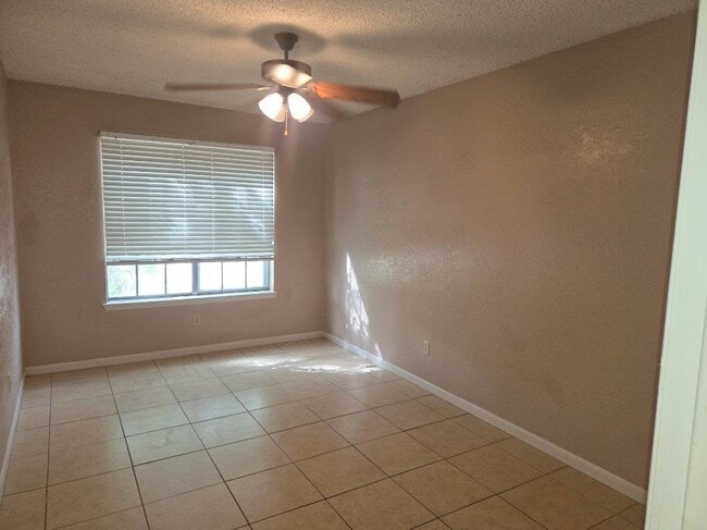 Building Photo - 801 Cagle Ln