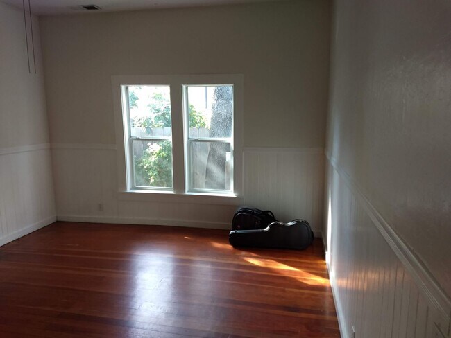 Building Photo - 149 W 21st St