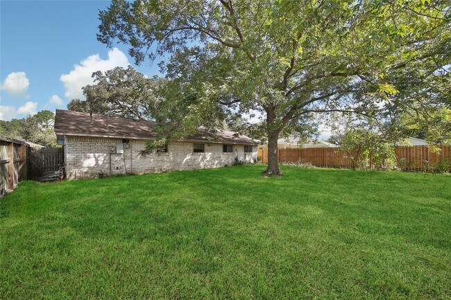 Building Photo - 1559 Diplomat Way