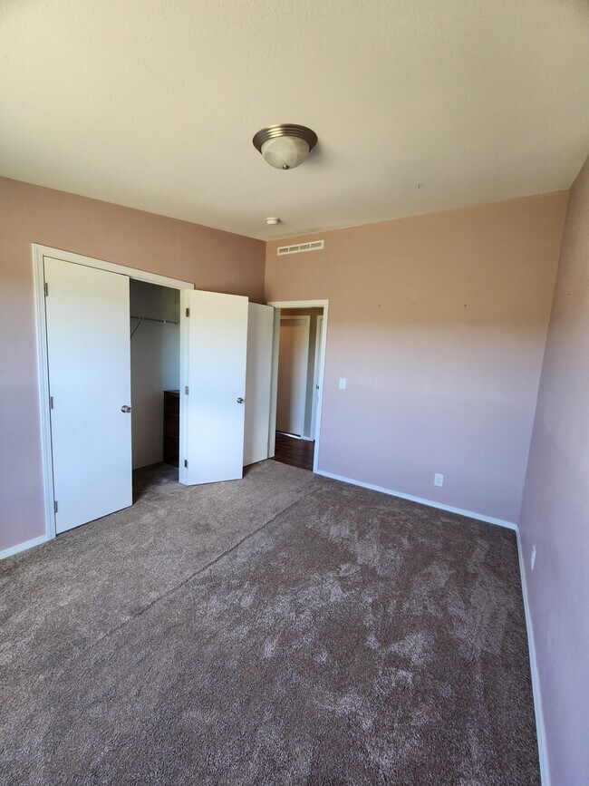 Building Photo - 27 Chief Joseph Rd
