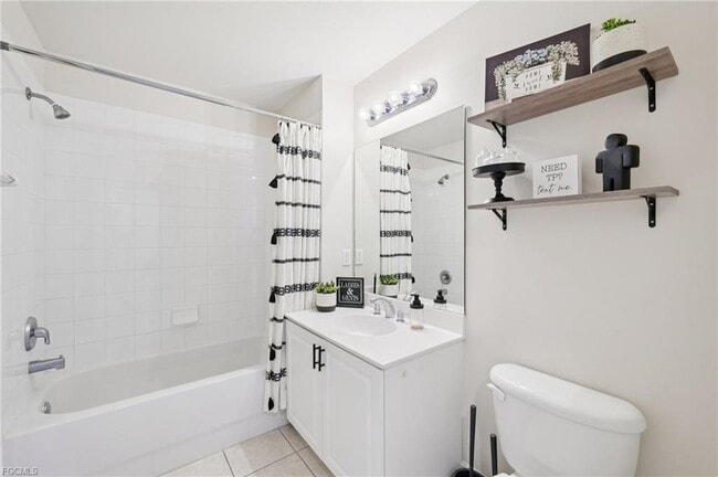 Building Photo - 3940 Pomodoro Cir